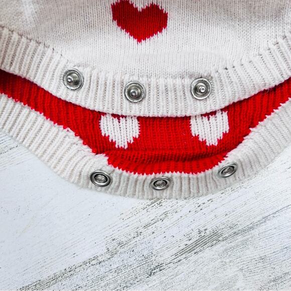Cat & Jack Baby Girls Romper 6-9M Red Hearts Knit One Piece Sleeveless Valentine - Picture 3 of 6